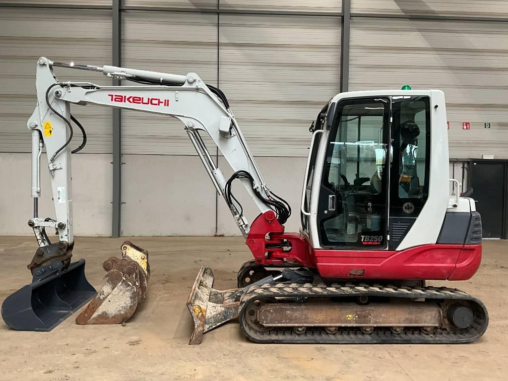 Takeuchi TB 250 Minibagger < 7t