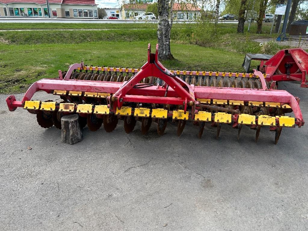 Väderstad Carrier 400 lautasmuokkain Disc harrows