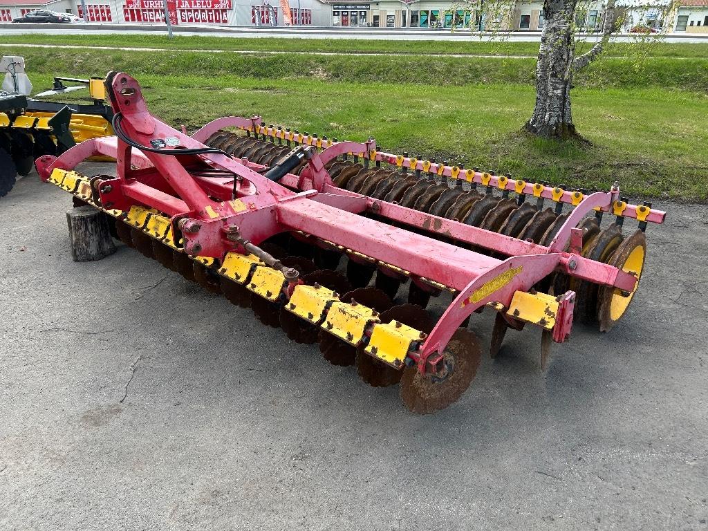 Väderstad Carrier 400 lautasmuokkain Disc harrows