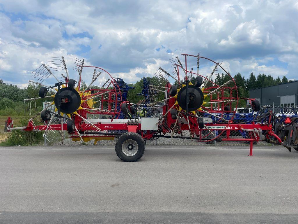 Pöttinger EuroTop 1252 Windrowers
