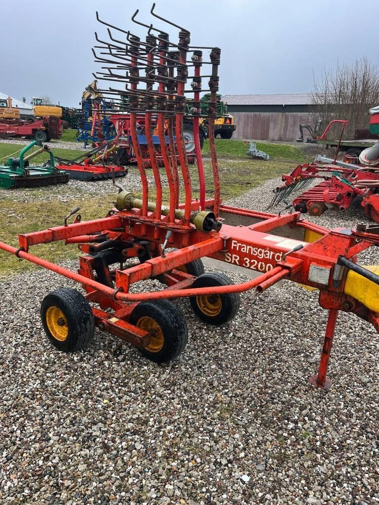 Fransgård SR-3200 Rakes and tedders
