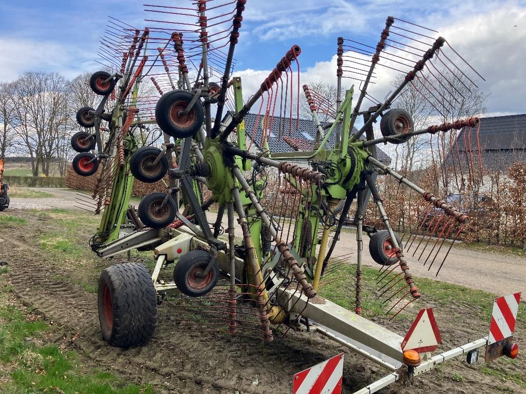CLAAS Liner 3500 Ranghinatori