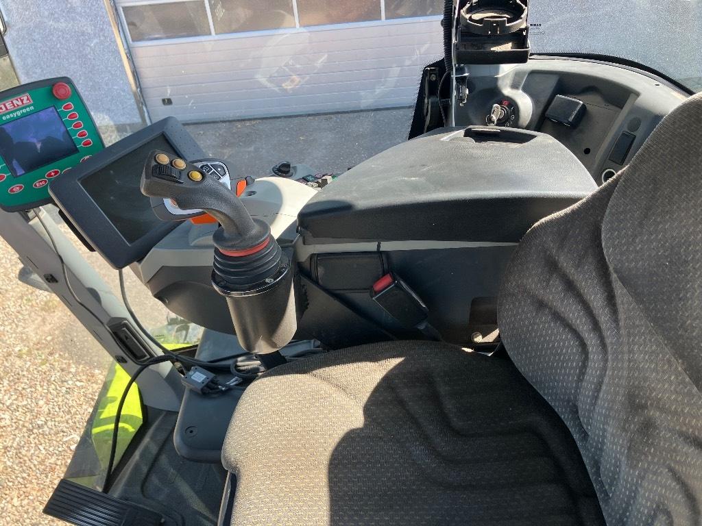 CLAAS Xerion 5000 Trac VC Tractors