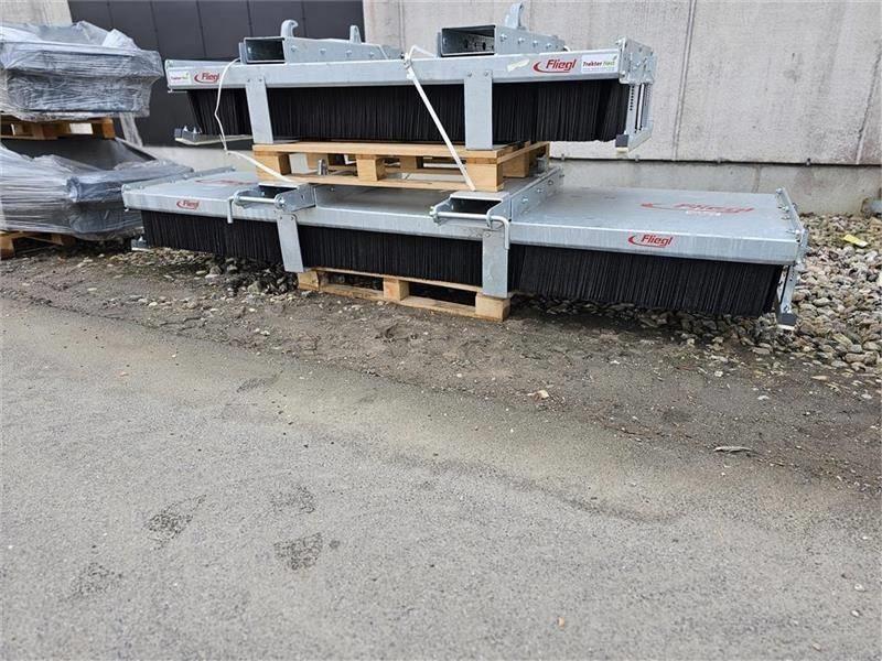 Fliegl Lion Sweeper 3000 Sweepers