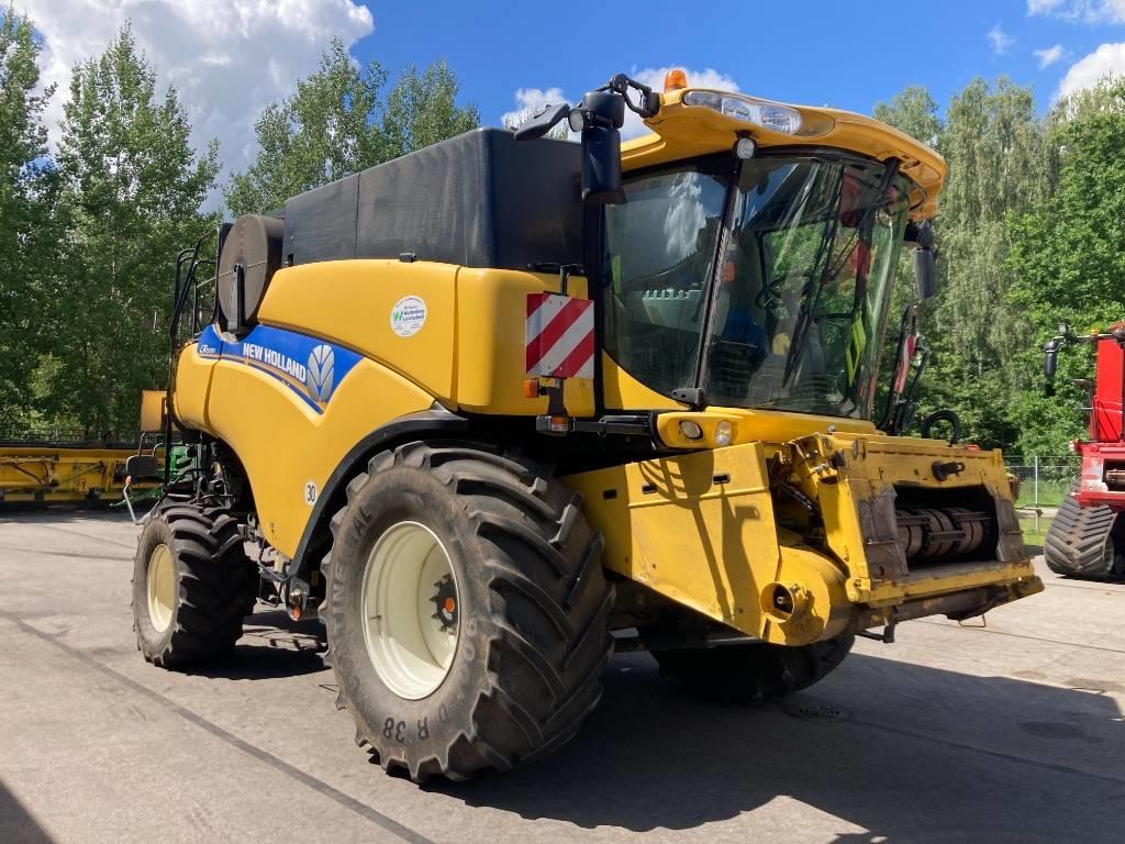New Holland CR 9090 Mietitrebbiatrici