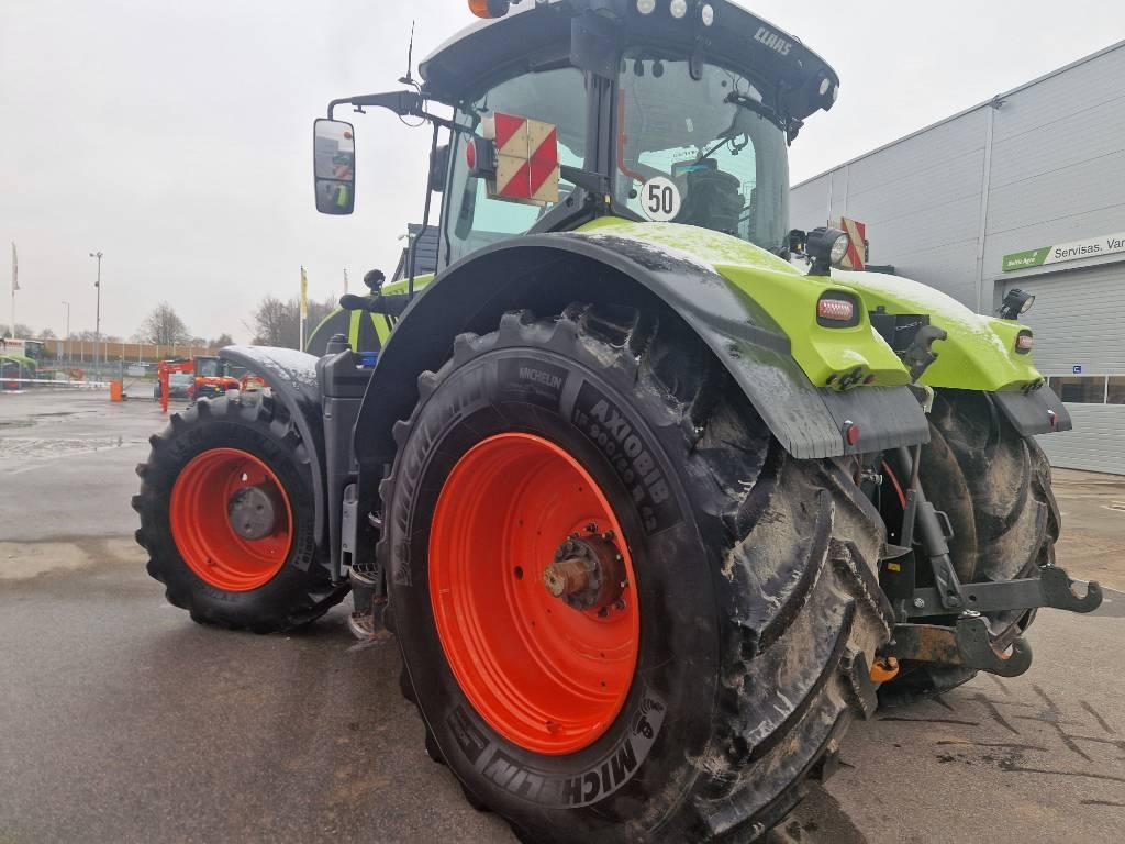 CLAAS Axion 960 Tractors