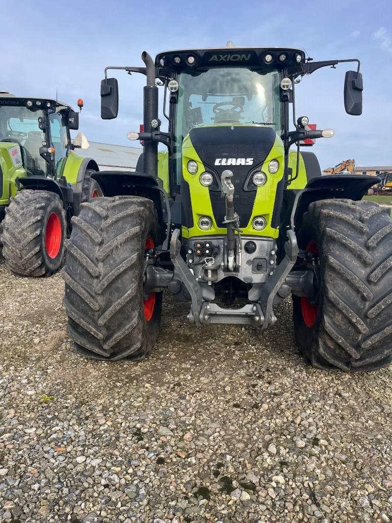 CLAAS AXION 870 Trattori