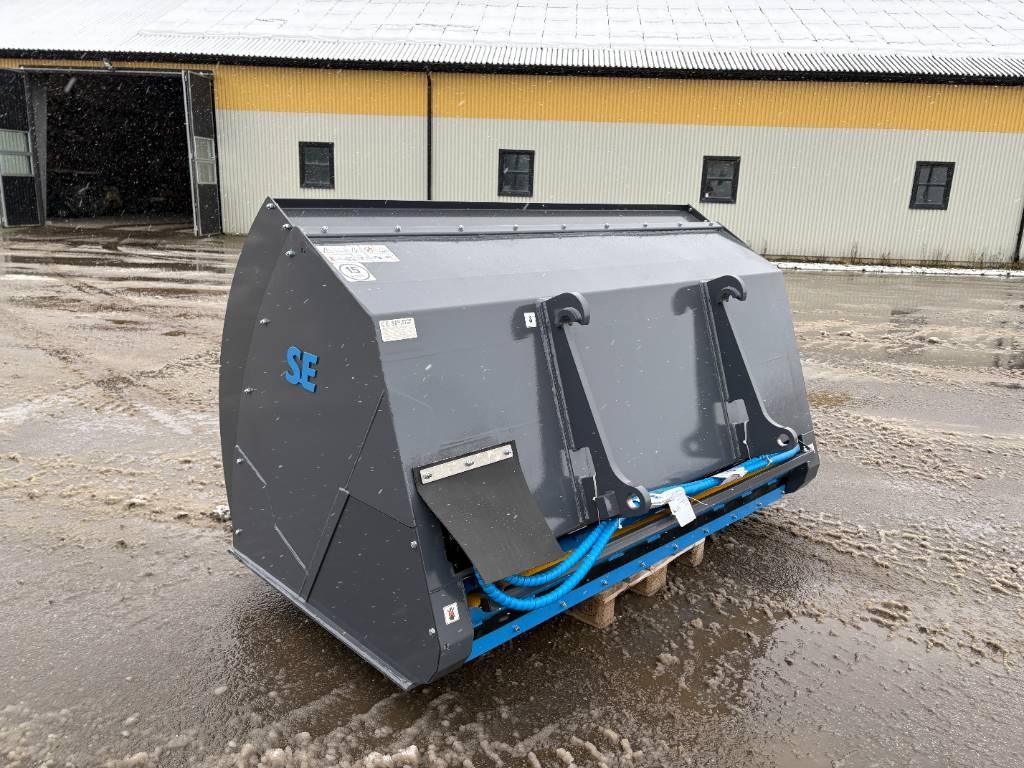 SE Equipment sandspridarskopa, 3300 L, fraktfritt Skopor