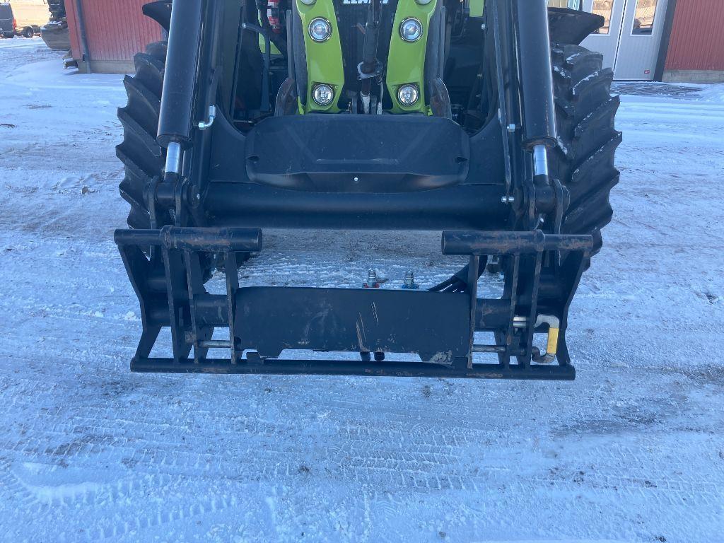 CLAAS Arion 650 Cmatic Tractors