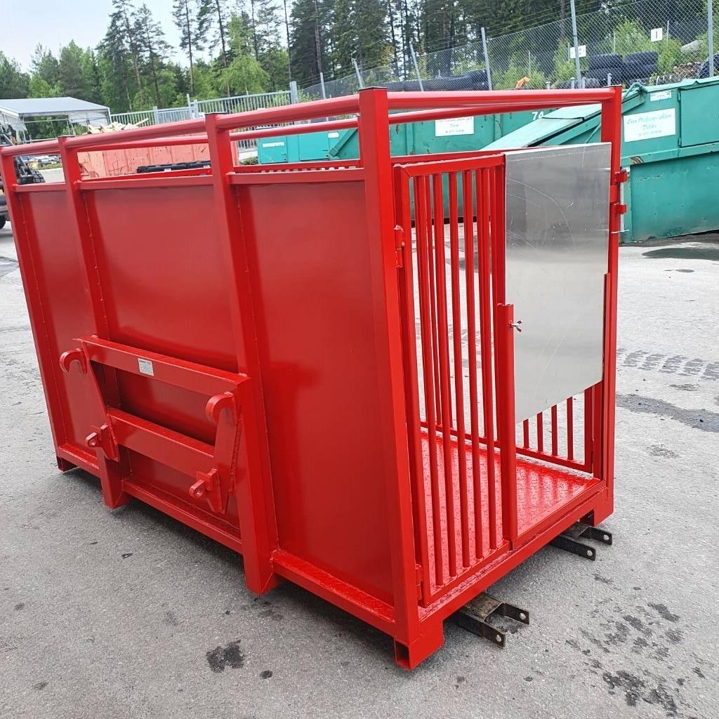 Dinapolis G-240 Övrig inomgårdsutrustning