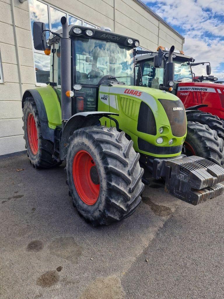 CLAAS Arion 640 Trattori