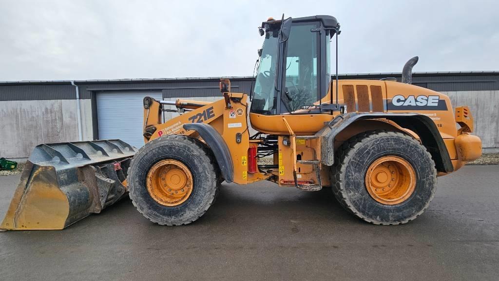 CASE 721 E Pale gommate