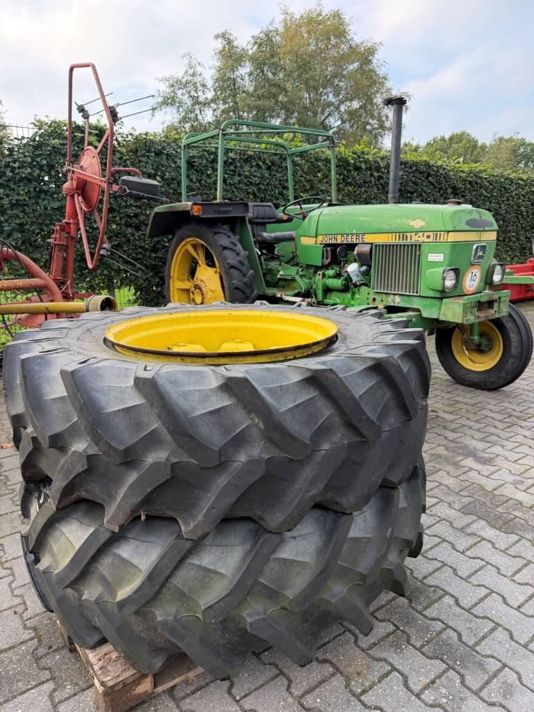 John Deere 1140 Tractors