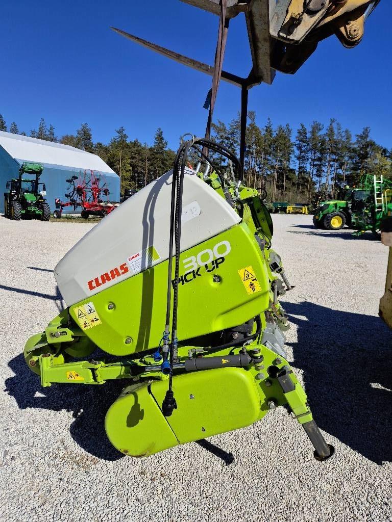 CLAAS 300 Pick Up Fälthackar