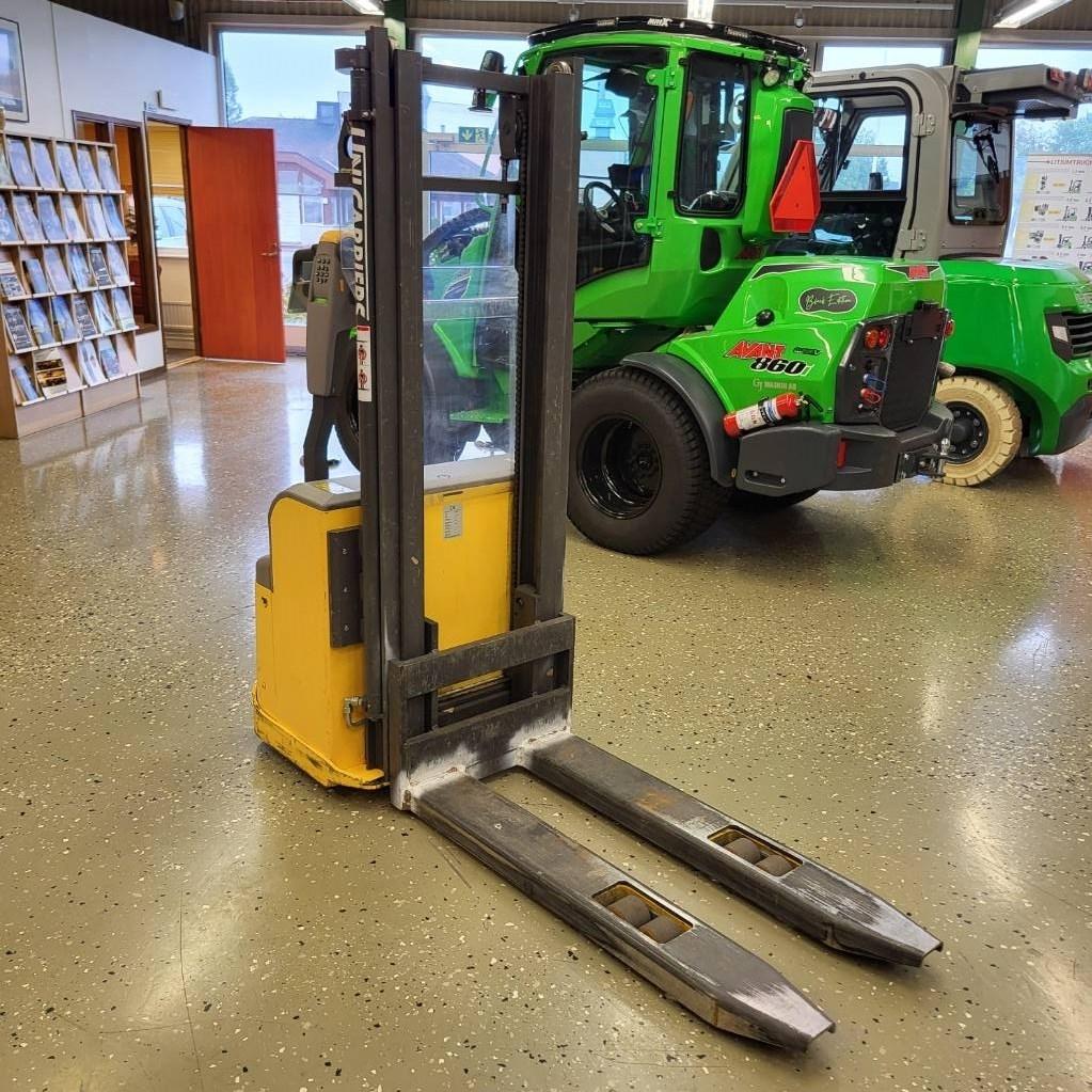 Atlet PS125 1250 kg 2690 mm HYR/KÖP Pedestrian stacker