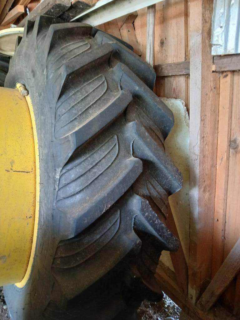 Raju 16.9R38 Taurus paripyörät Neumáticos, ruedas y llantas