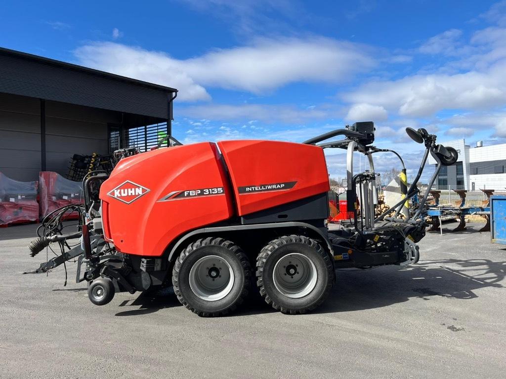 Kuhn FBP 3135 muovisidonnalla Round balers
