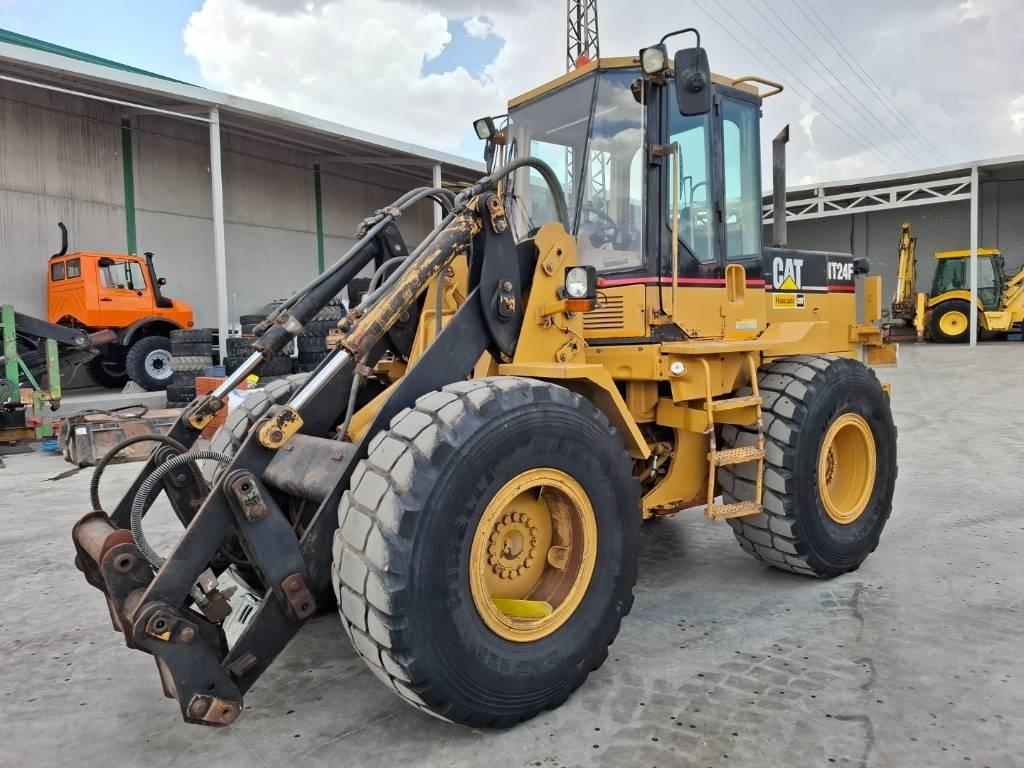 CAT IT 24 F Cargadoras sobre ruedas