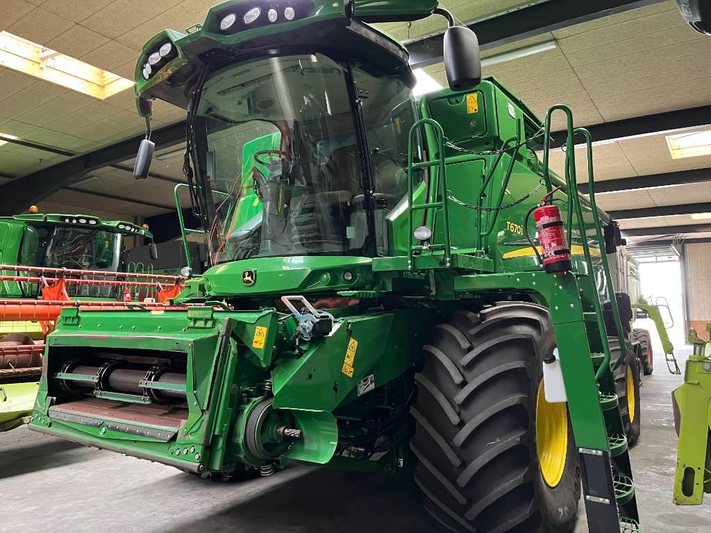 John Deere T670 Mietitrebbiatrici