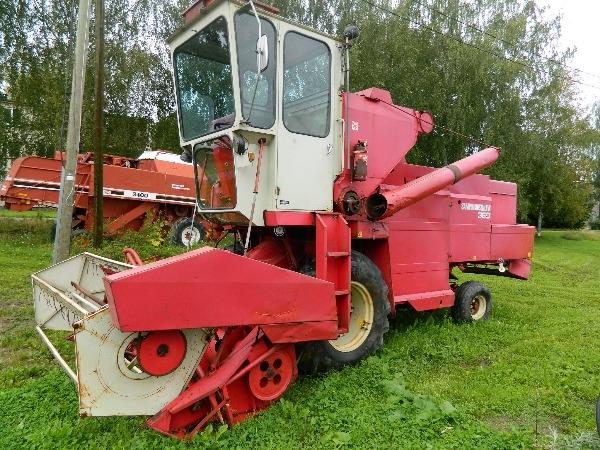 Sampo-Rosenlew 360 Ražas novākšanas kombaini