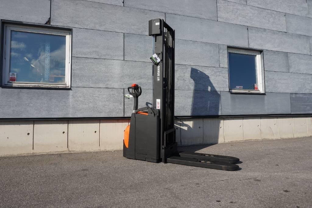 Toyota SWE160 Käyden ajettavat pinoamistrukit