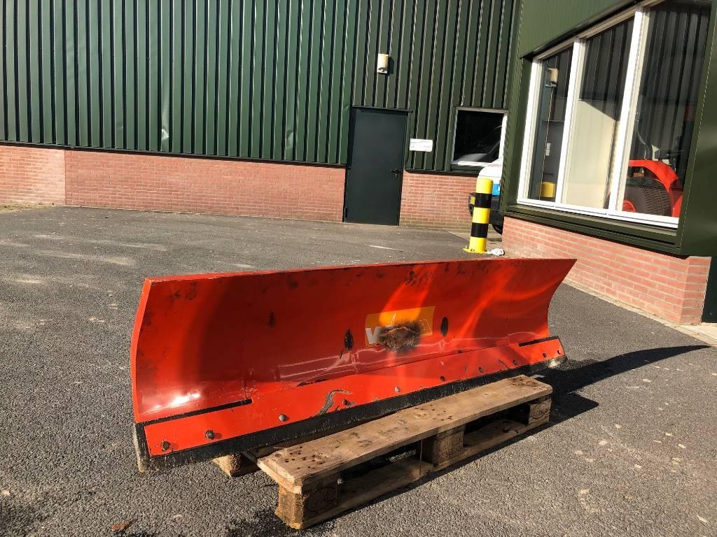 Kubota sneeuwschuif Compact tractor attachments