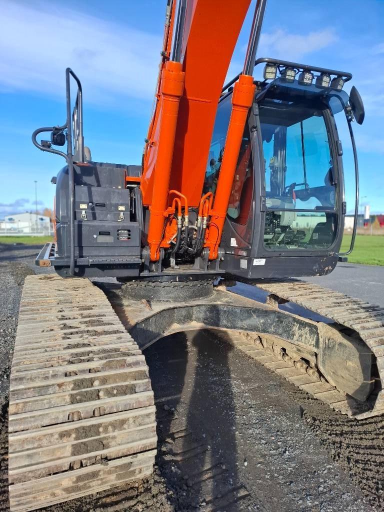 Hitachi ZX 210 LC-6 Telakaivukoneet
