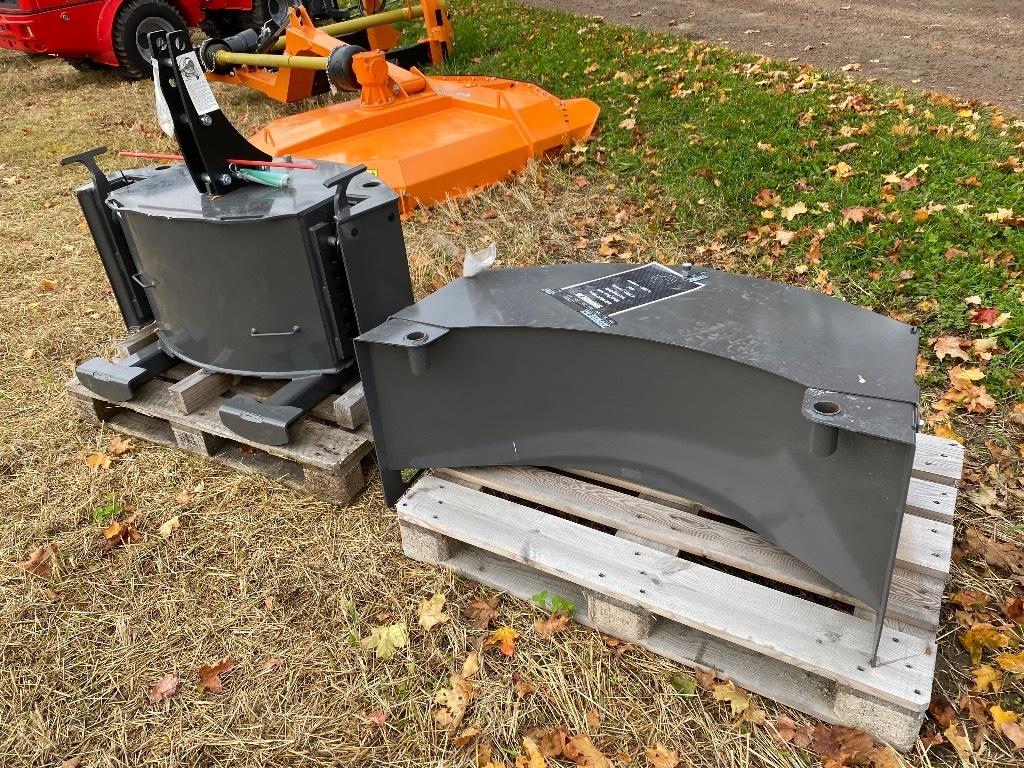 MX Frontvikt 900kg plus verktygslåda Frontvikter
