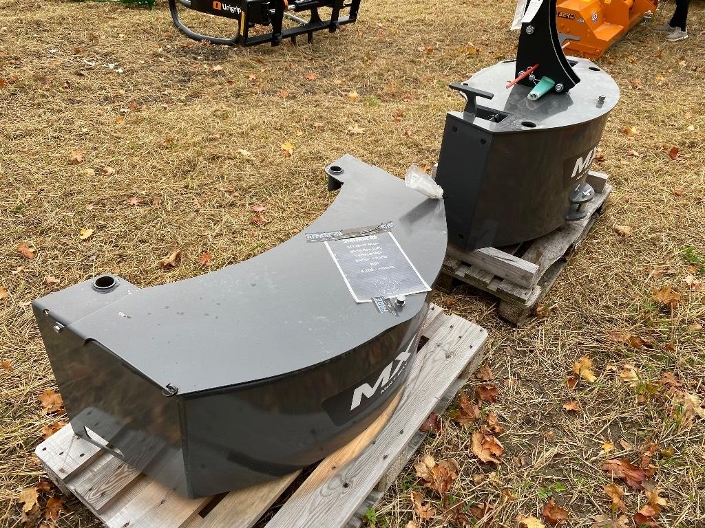 MX Frontvikt 900kg plus verktygslåda Frontvikter