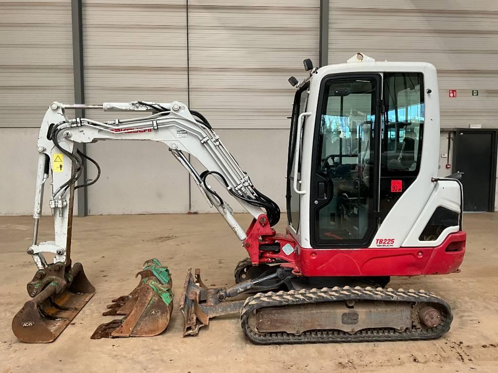 Takeuchi TB 225 Miniescavatori