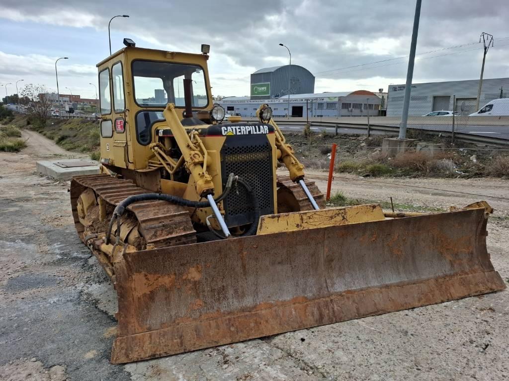 CAT D 4 D Bulldozer