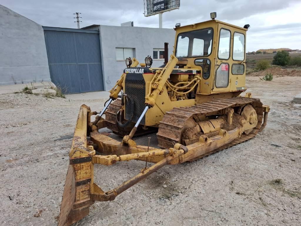 CAT D 4 D Bulldozer
