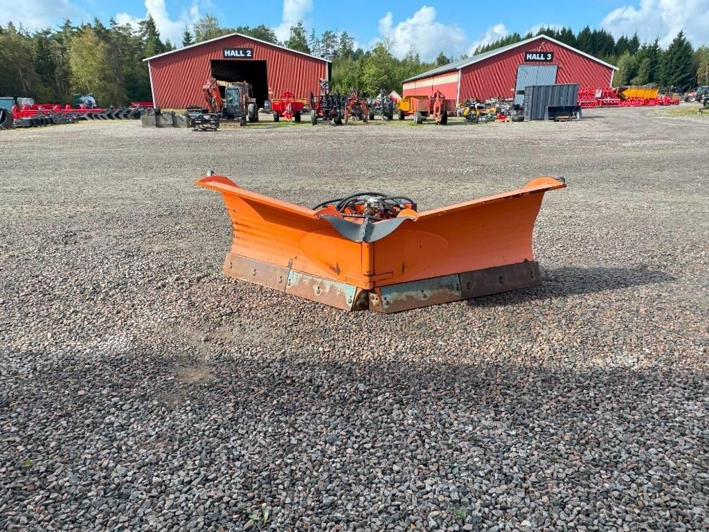 Pronar PUV 3000 M Snöblad och plogar