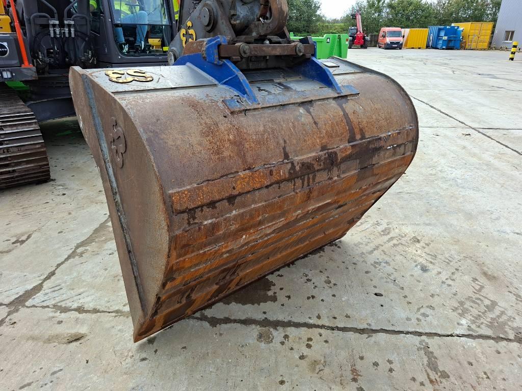 Volvo EC230FL5 Crawler excavators
