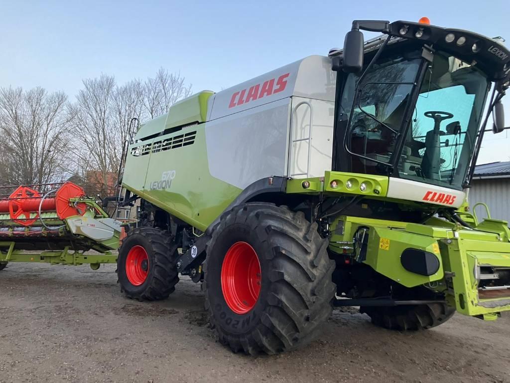 CLAAS Lexion 670 Mietitrebbiatrici