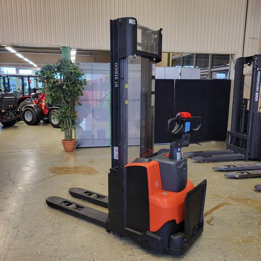 BT SWE120L 1200/1600 kg 3300 mm HYR/KÖP Pedestrian stacker