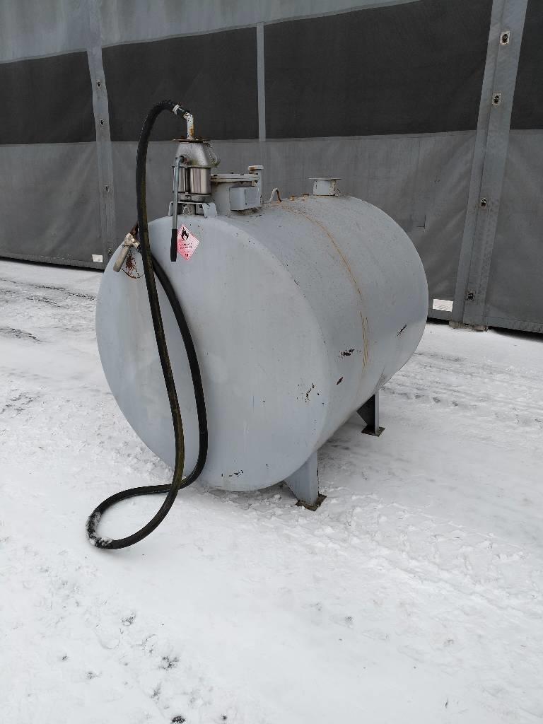  Farmarisäiliö 1300 L Sonstige Landmaschinen