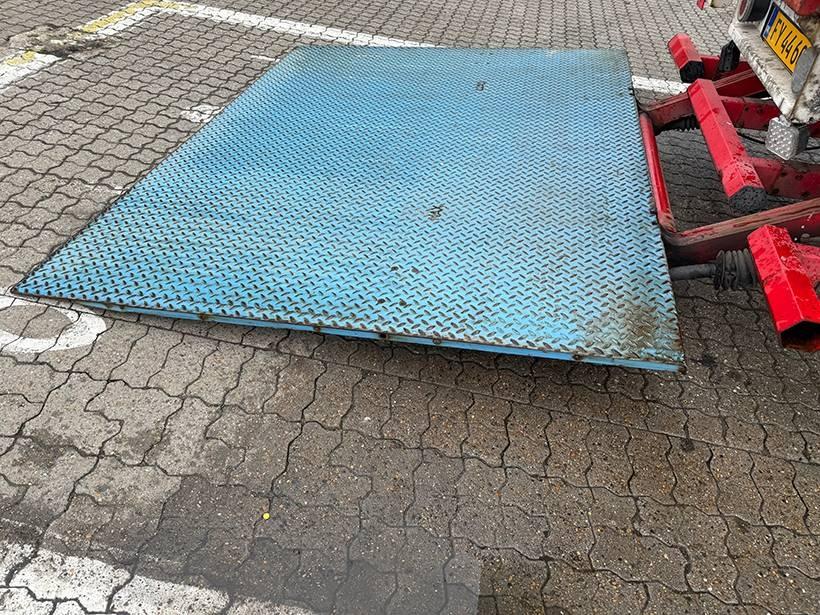 Kel-Berg Curtainsider / Planenauflieger Curtainsider semi-trailers