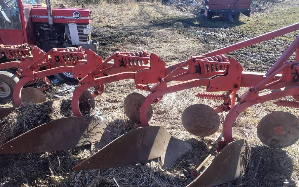 Agrolux AT 4975 AX Conventional ploughs