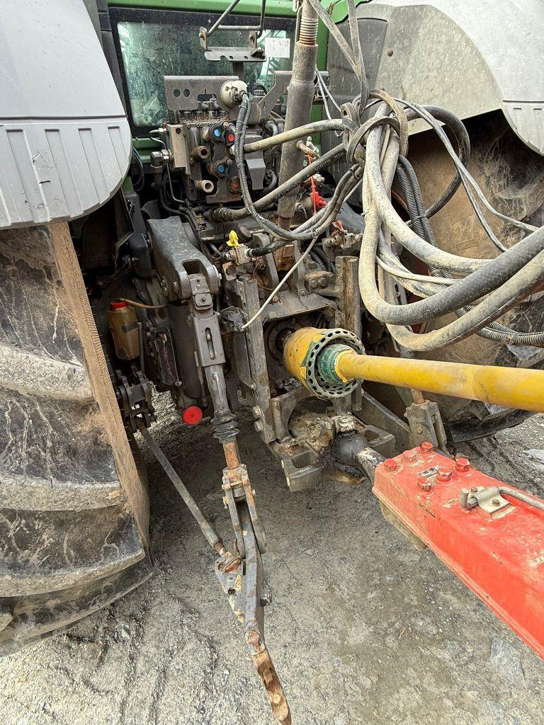 Fendt 828 Vario Tractores
