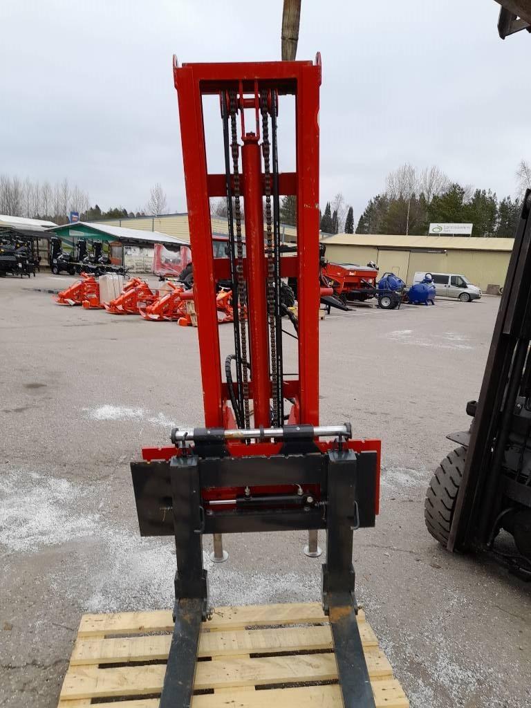  Trukkinostin  / Lavanostin Traktoriin Sonstige Landmaschinen