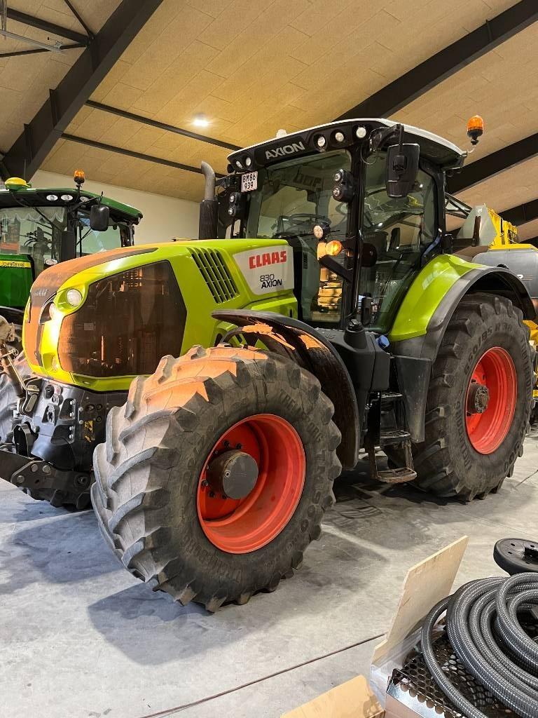 CLAAS Axion 830 Cmatic Trattori