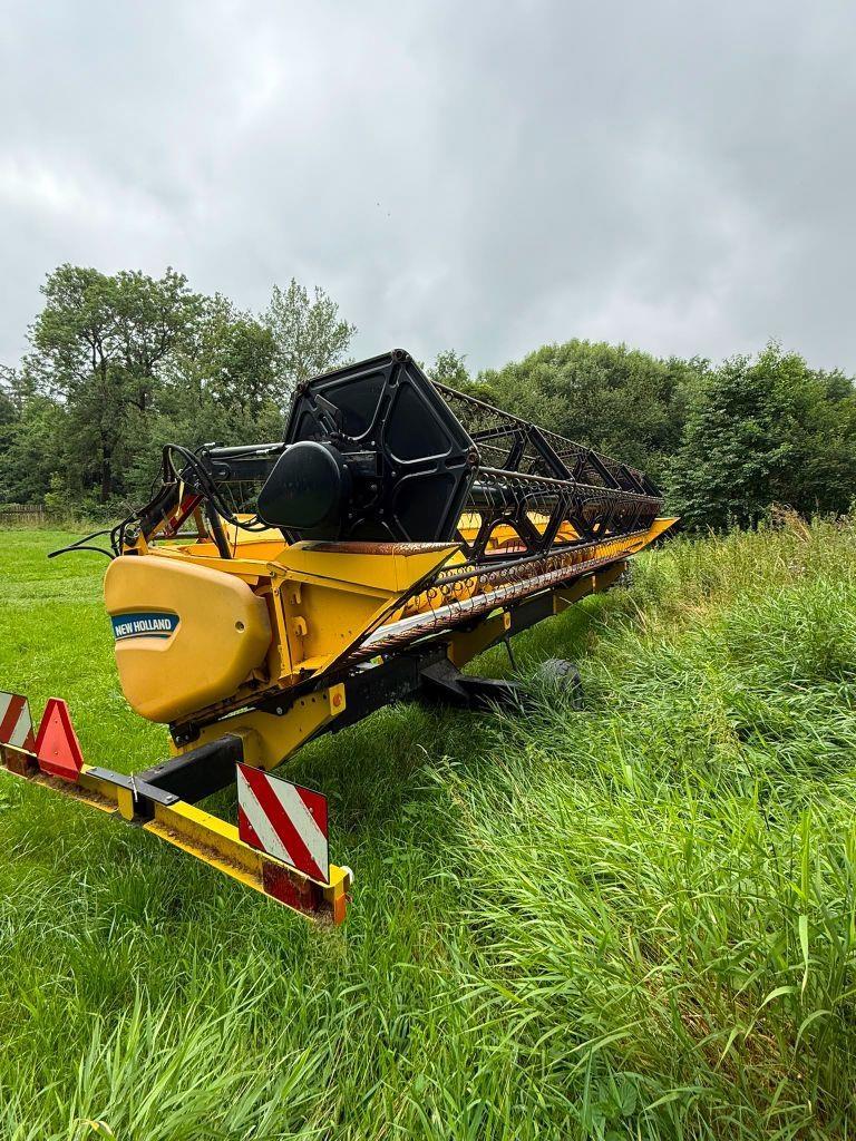 New Holland CX 8080 Elevation Combine harvesters
