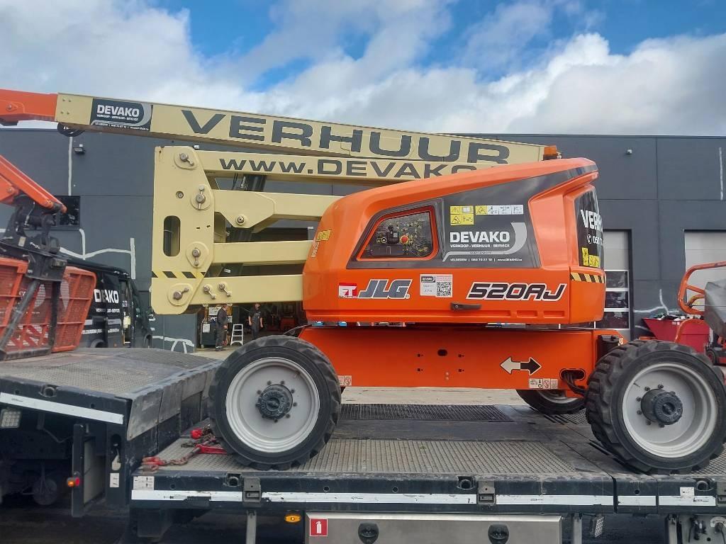 JLG 520 AJ Articulated boom lifts