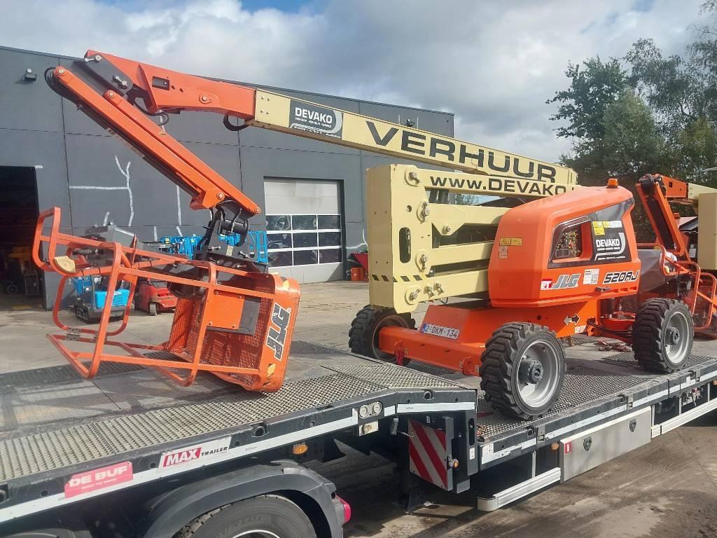 JLG 520 AJ Articulated boom lifts