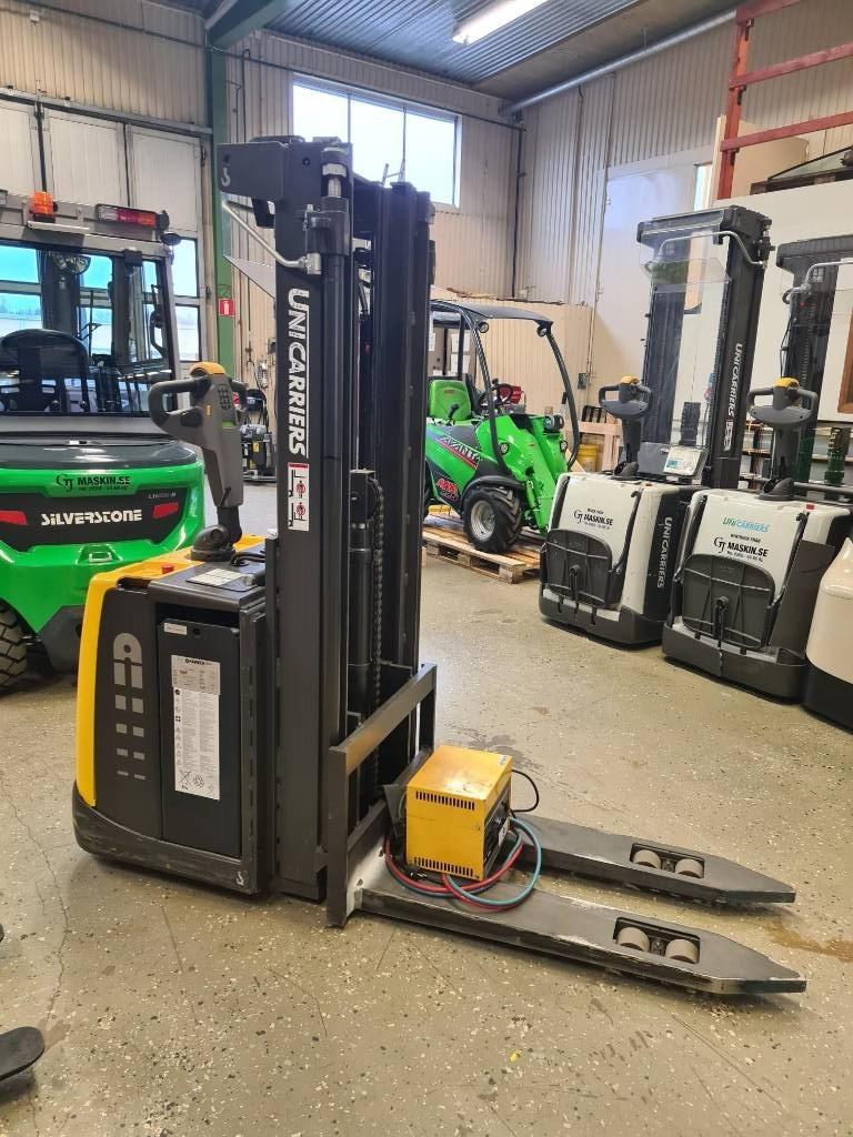 Atlet PSP160 1600 kg 2900 mm HYR-KÖP Pedestrian stacker