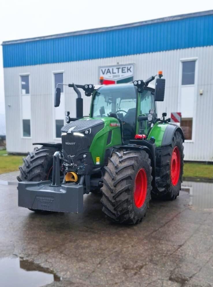 Fendt 728 Vario Gen7 Profi+ Traktori