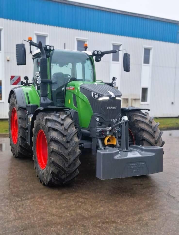 Fendt 728 Vario Gen7 Profi+ Traktori