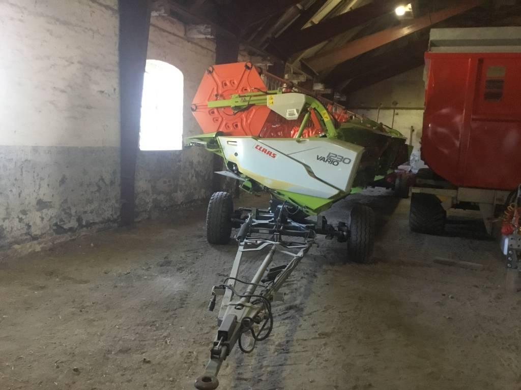 CLAAS Vario 1230 med H + V hydraulisk sideknive Mietitrebbiatrici