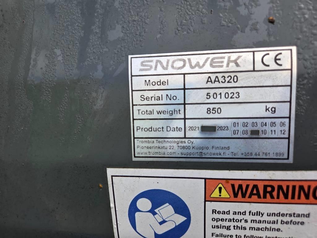Snowek AA 320 Schneeschilde und -pflüge